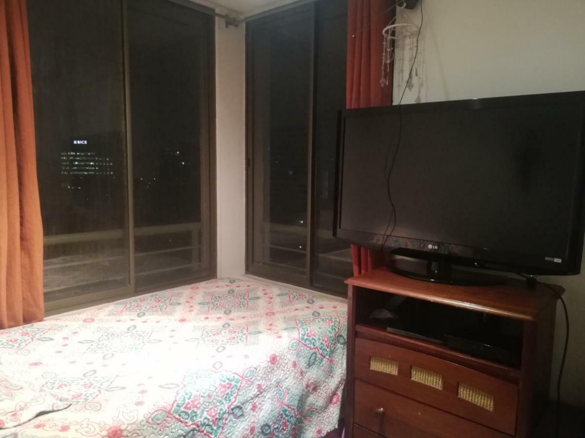 Una Habitacion Privada Con Bano Privado En Centro Historico Santiago Exterior photo